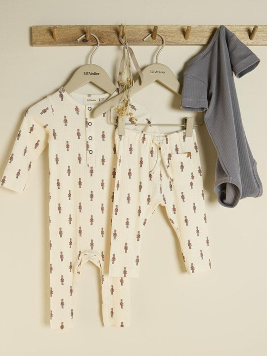 Lil' Atelier Baby GIO BIF LS SLIM SUIT - Toy Soldier | Torgunns Barneklær AS
