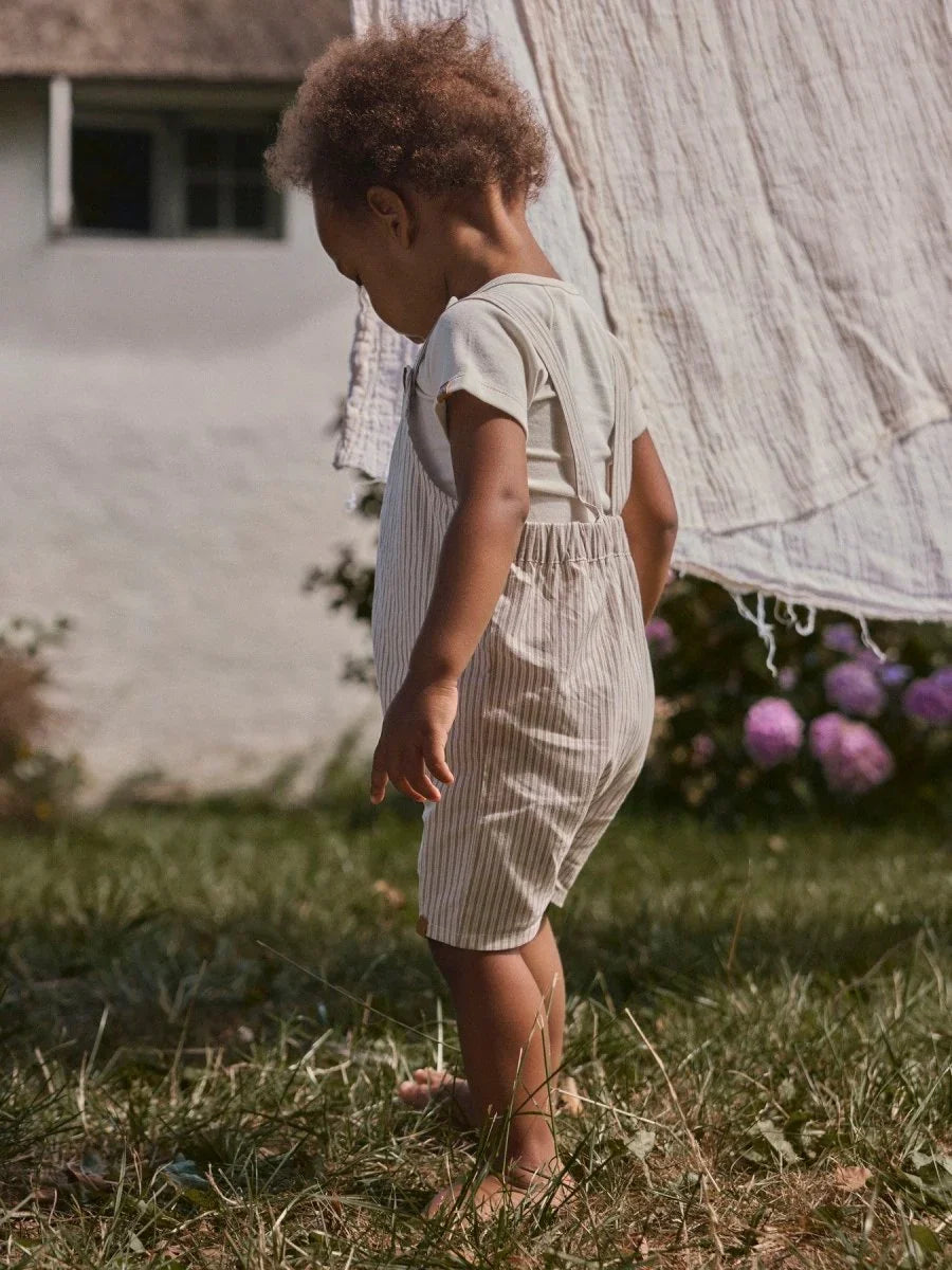 Lil Atelier Baby HELO LOOSE kort overall - Coconut Milk | Coca Mocha | Torgunns Barneklær AS