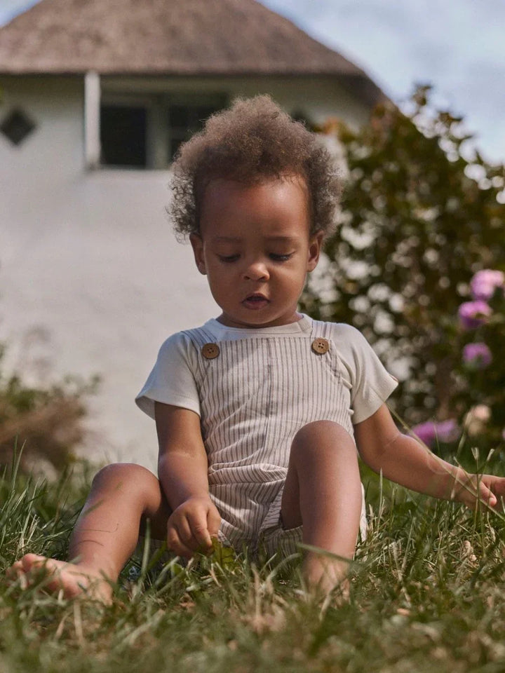 Lil Atelier Baby HELO LOOSE kort overall - Coconut Milk | Coca Mocha | Torgunns Barneklær AS