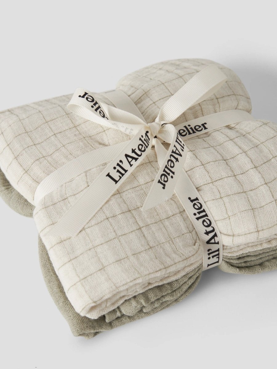 Lil’ Atelier Baby ISLEY 3-pk gulpekluter – Moss Gray/Turtledove | Torgunns Barneklær AS