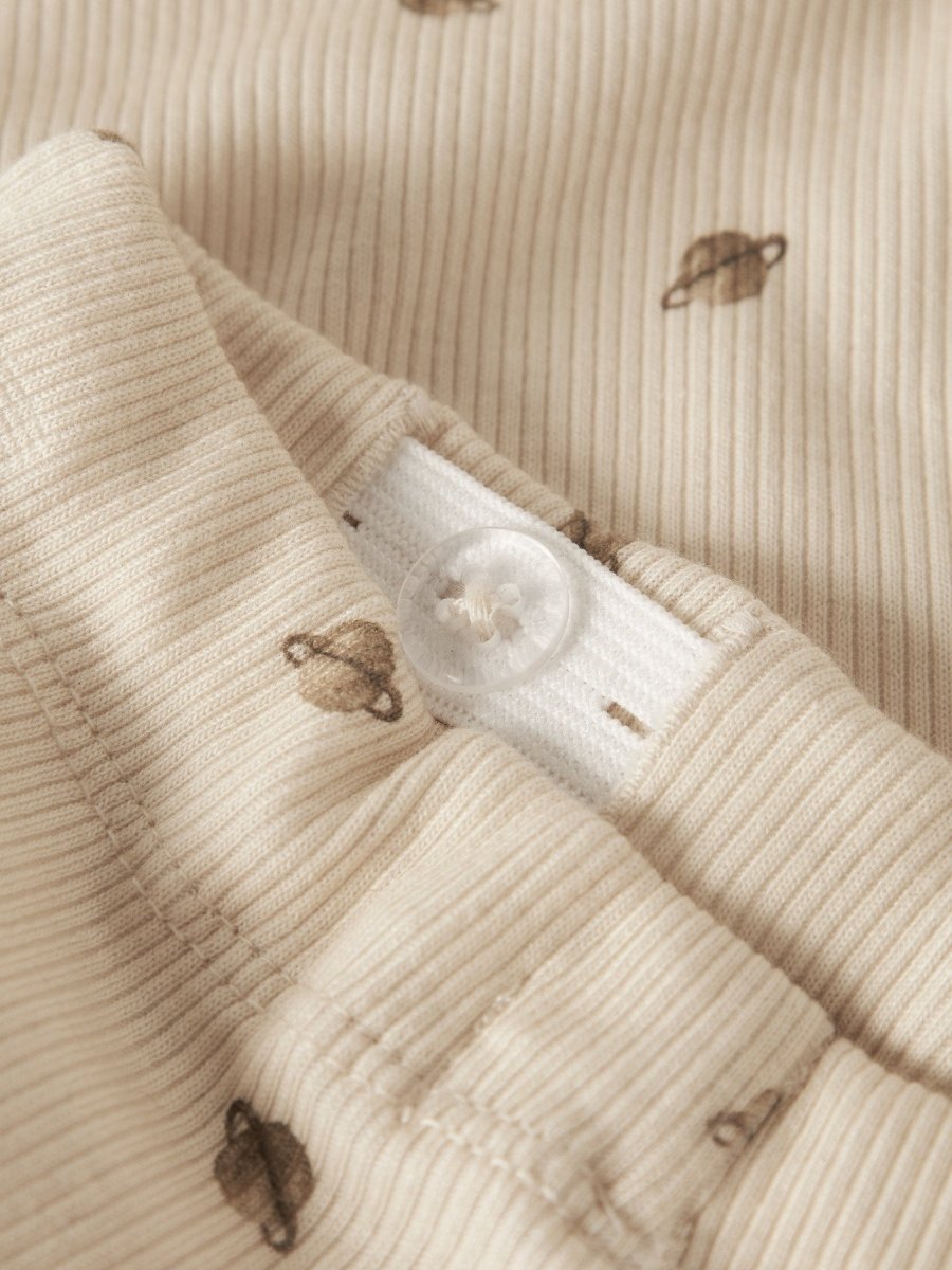 Lil' Atelier Baby LAVO ELF LOOSE PANT - Turtledove | Planets | Torgunns Barneklær AS