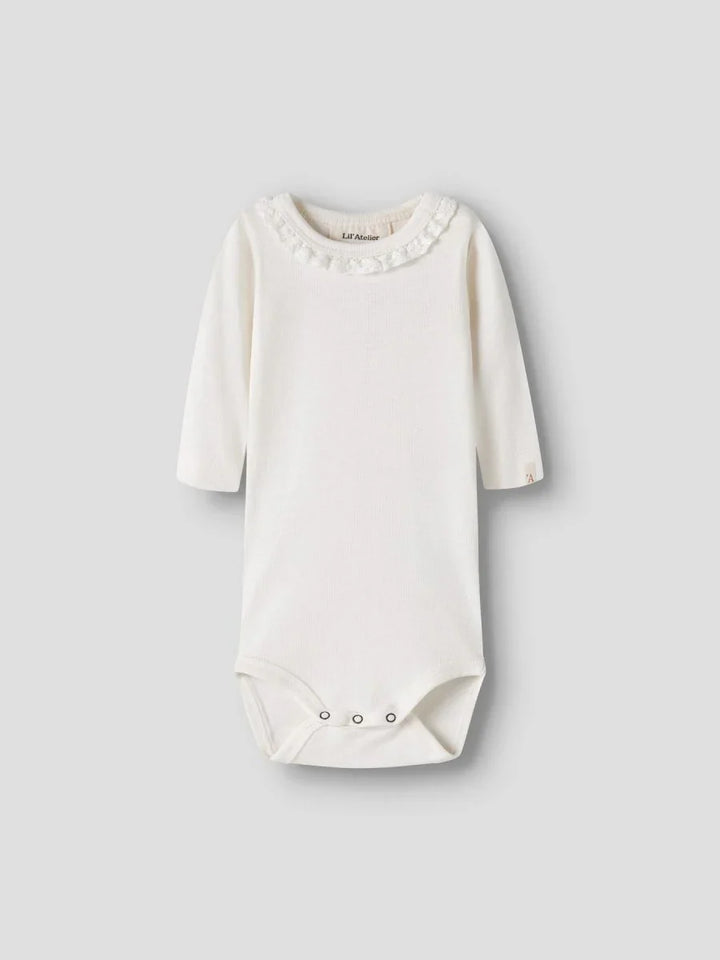 Hvit babybody med blomsterkrage og lange ermer, myk ullkjole for spedbarn 0-8 år