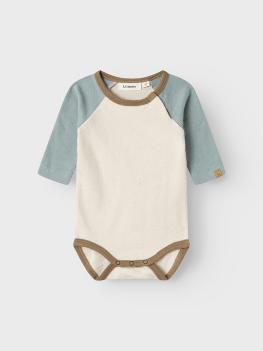 Lil' Atelier Baby NUNAN LS NREG BODY - Birch | Torgunns Barneklær AS
