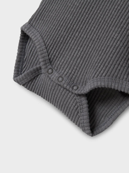 Lil' Atelier Baby RAJO MAB LS SLIM BODY - Poppy Seed | Torgunns Barneklær AS