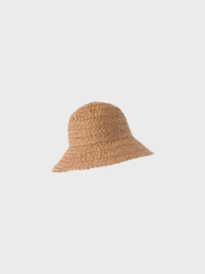 Lysbrun vevd strohette for barn, perfekt som sommerhette eller solbeskyttelse for små barn.