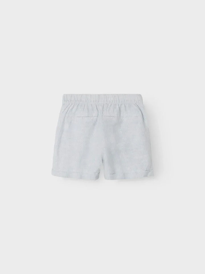 Lysblå strikkede barneshorts med elastisk liv, myke og komfortable for små barn