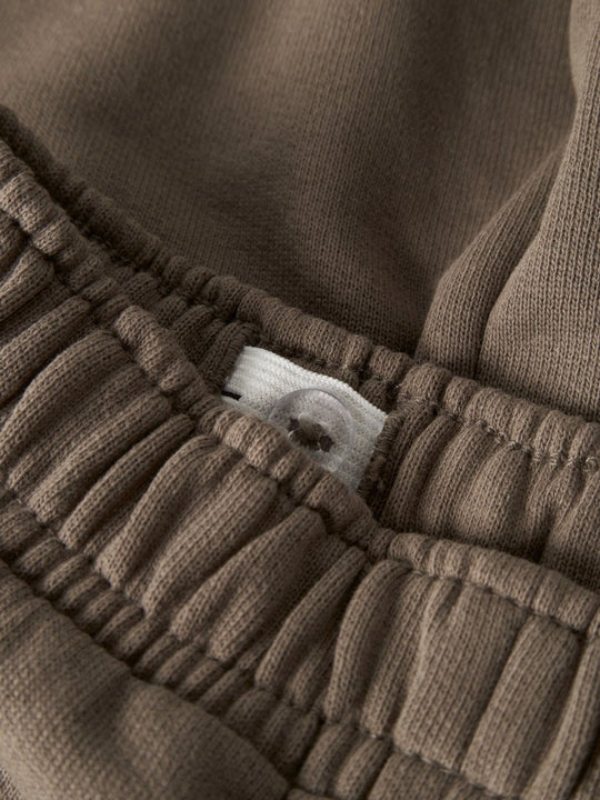 Lil' Atelier Mini JOBO LIO SWEAT PANT - Shitake | Torgunns Barneklær AS