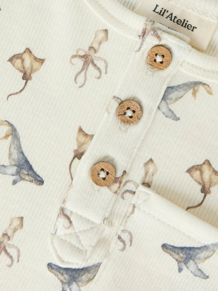 Lil' Atelier Mini LAVO ESI SS SLIM TOP - Coconut Milk | Sea Animals | Torgunns Barneklær AS