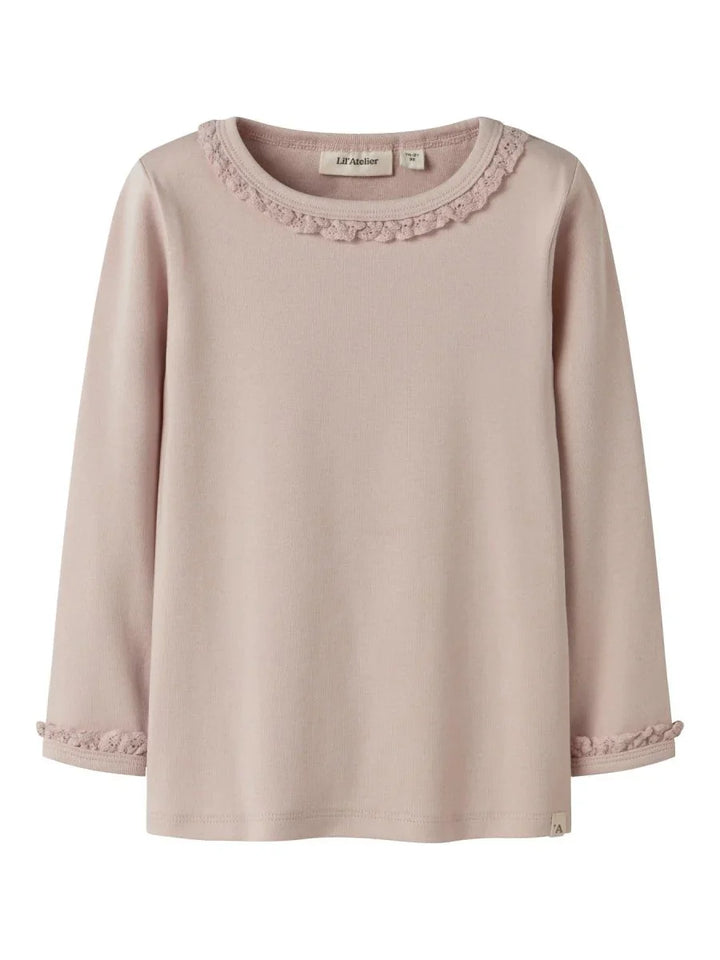 Myk rosa langærmet barnebluse med blomsterkant, perfekt for bebis og småbarn 0-8 år