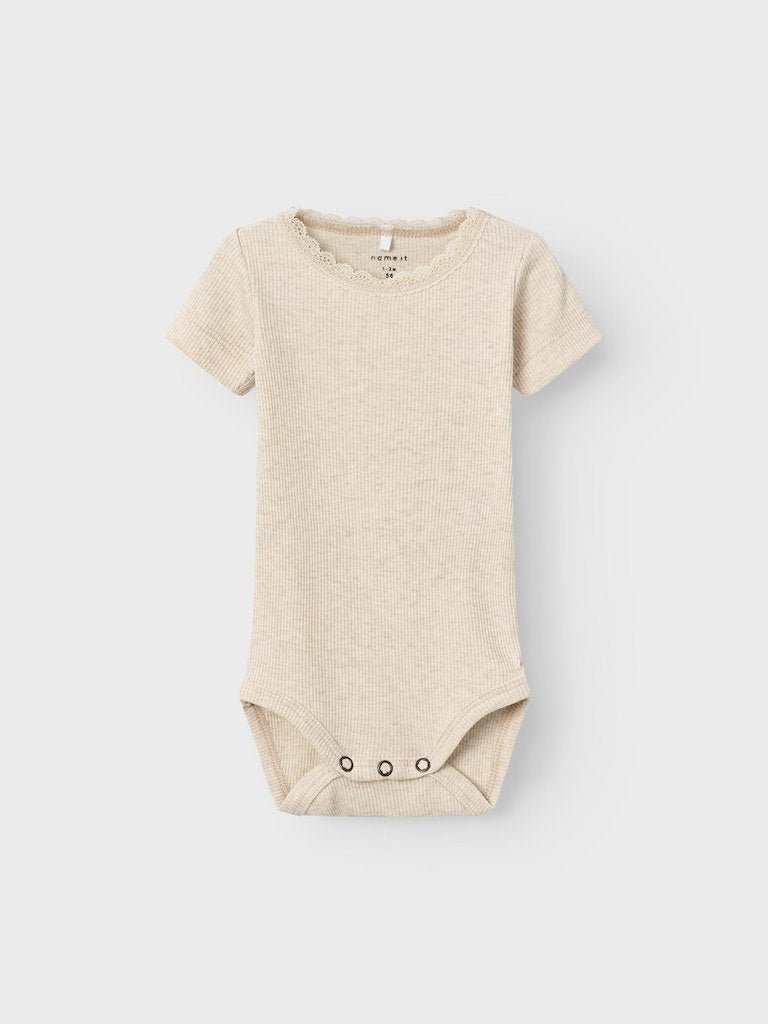 name it baby KAB SS BODY NOOS - Peyote Melange | Torgunns Barneklær AS