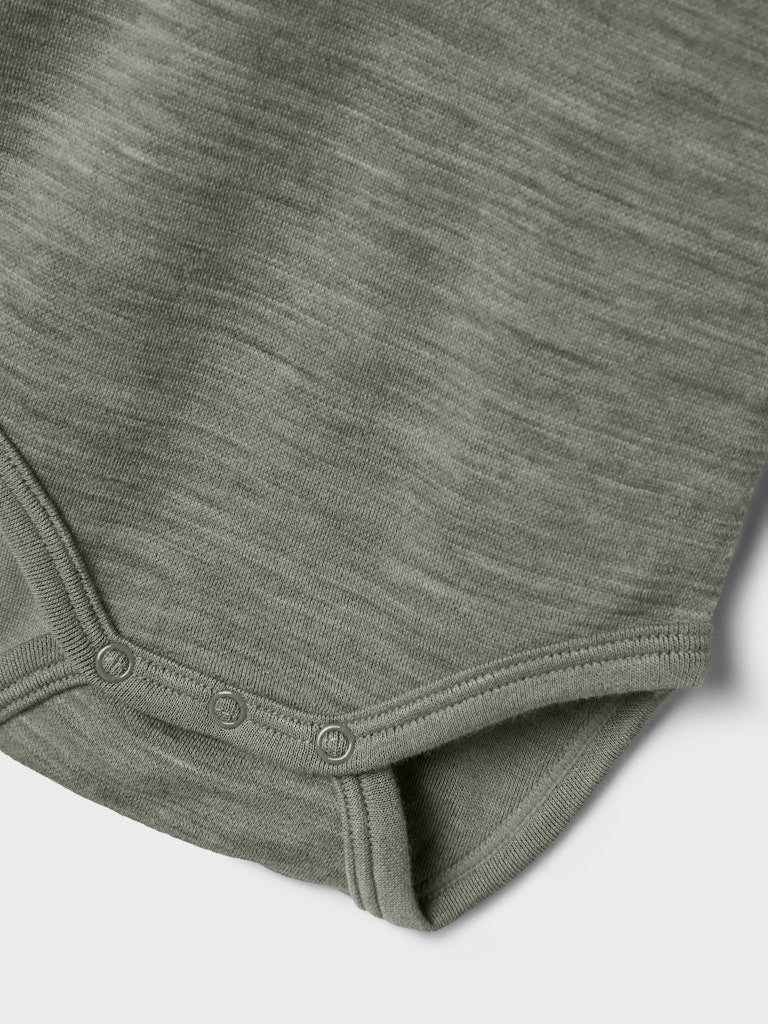name it baby ULL/BAMBUS | WYLA LS BODY - Dried Sage | Torgunns Barneklær AS