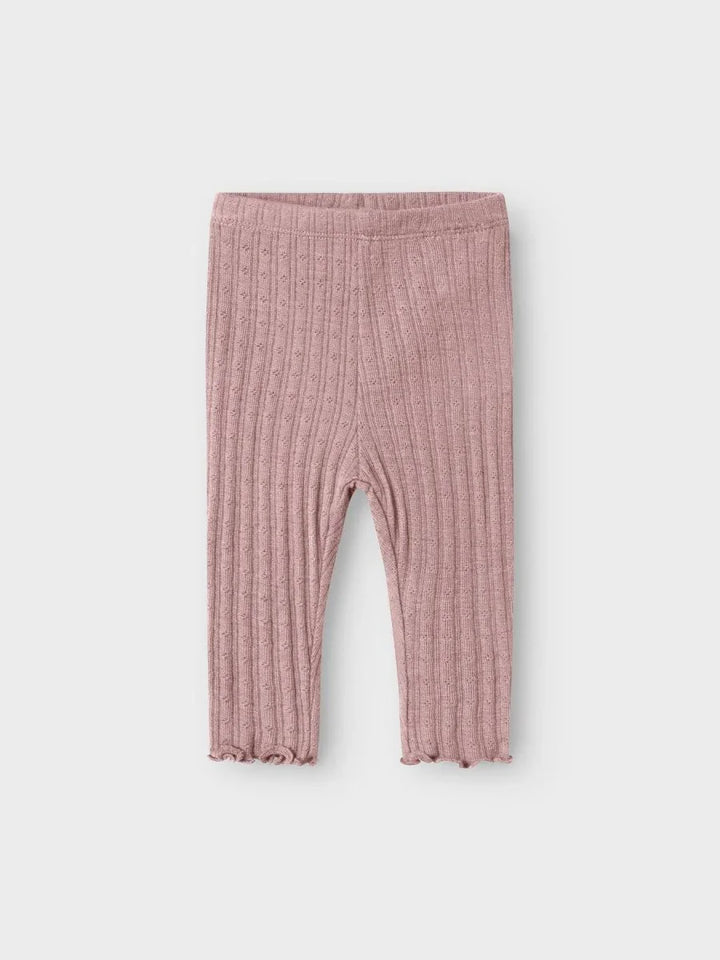 Myke rosa strikkede bukser for spedbarn med ruffler, ideelle som barneklær eller babyutstyr