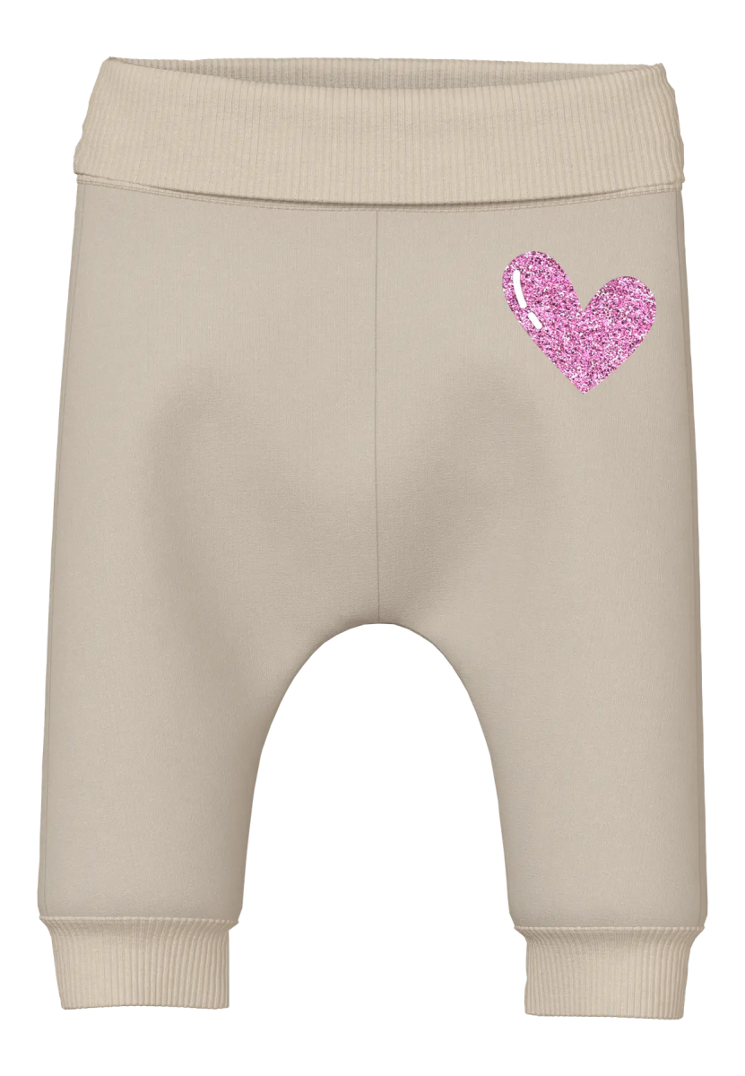 name it baby VRILLIE SWEAT PANT - Summer Sand | Hearts | Torgunns Barneklær AS