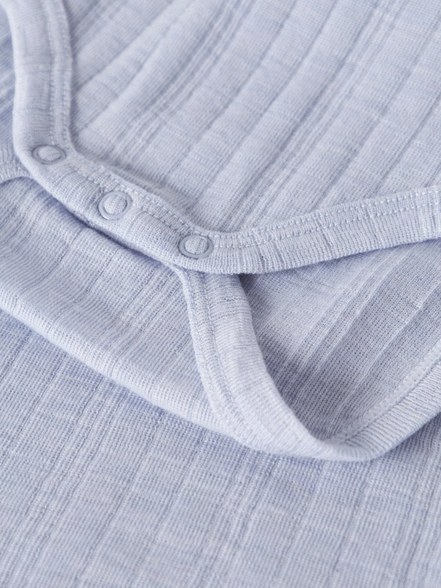 name it baby WANG ull body i merinoull – Zen Blue | Traktor | Torgunns Barneklær AS