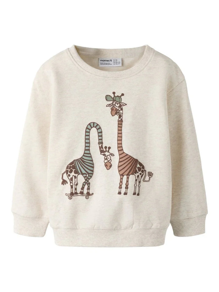 Myk barne genser med sjove giraffer på skateboard, perfekt for små barn 0-8 år