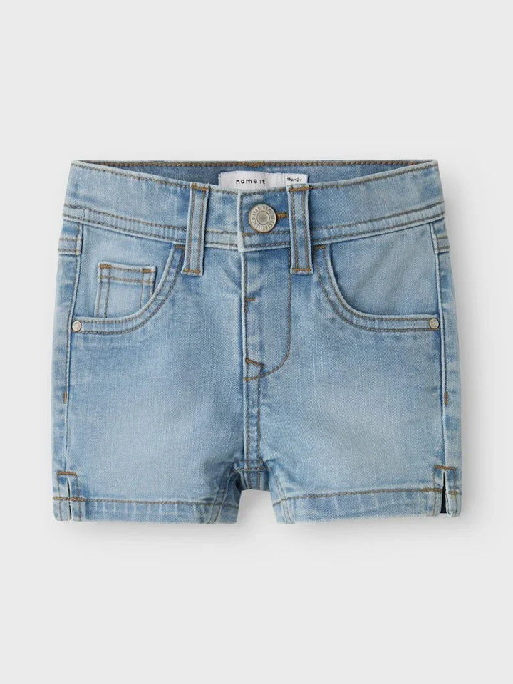 Lysblå jeansshorts for spedbarn, myke og komfortable barneklær med lommer og knapp