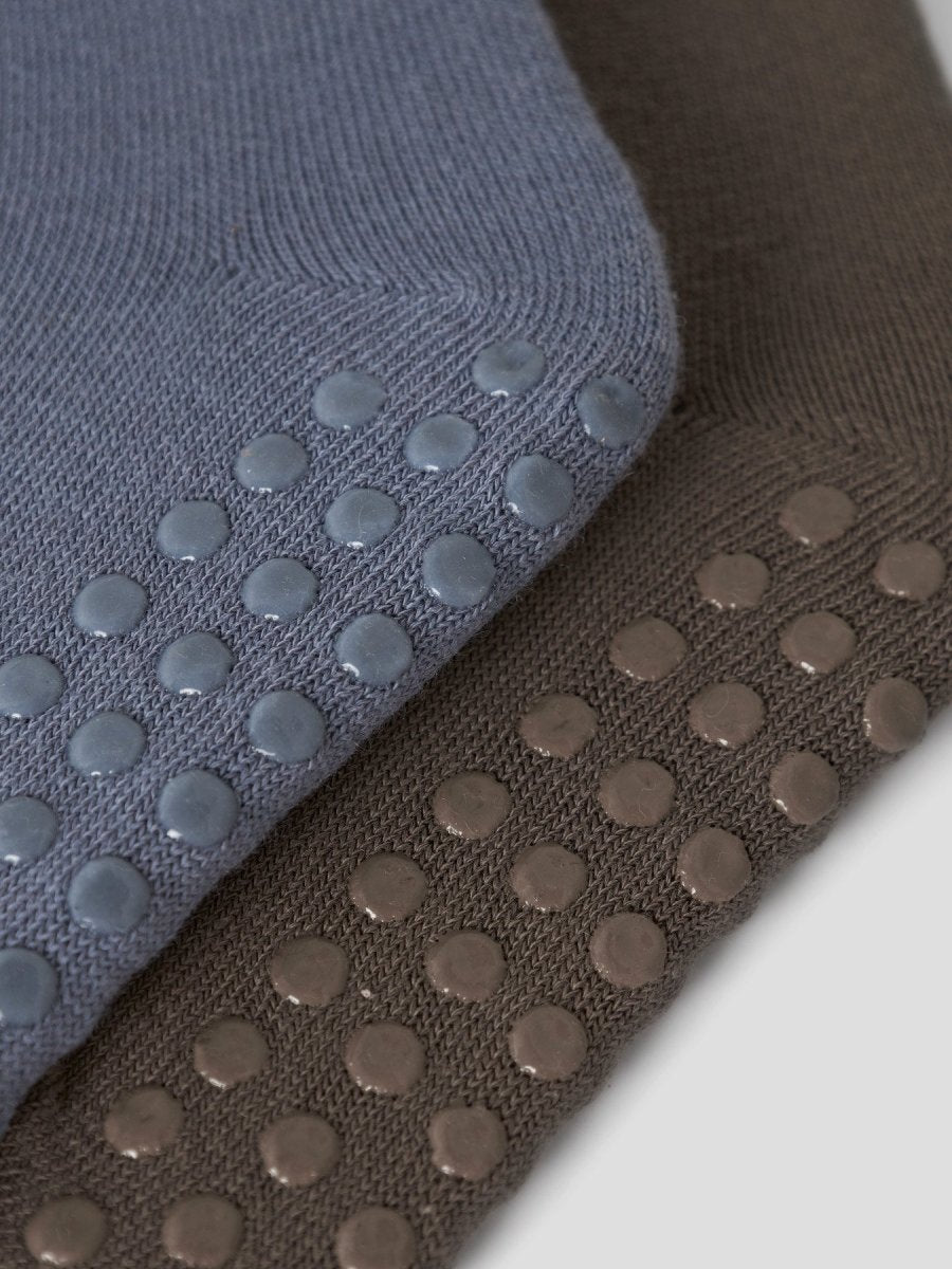 name it mini WAK 2pk Ullsokker med antiskli – Morel / Folkstone Gray | Torgunns Barneklær AS