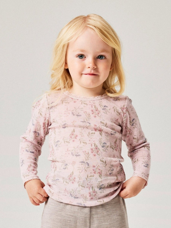 name it mini WANG WOOL Ulltrøye NOOS - Violet Ice | Flowers &amp; Leafs | Torgunns Barneklær AS