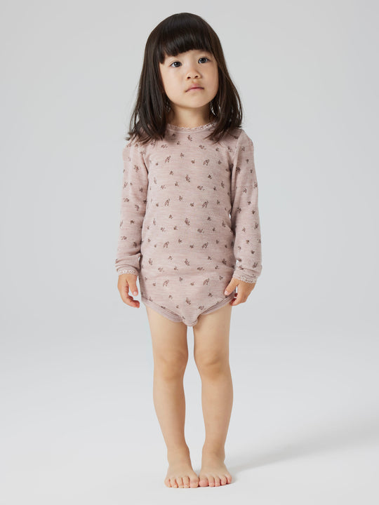 name it mini WANG WOOL NEEDLE LS BODY - Shadow Gray | Small flowers - Torgunns Barneklær AS
