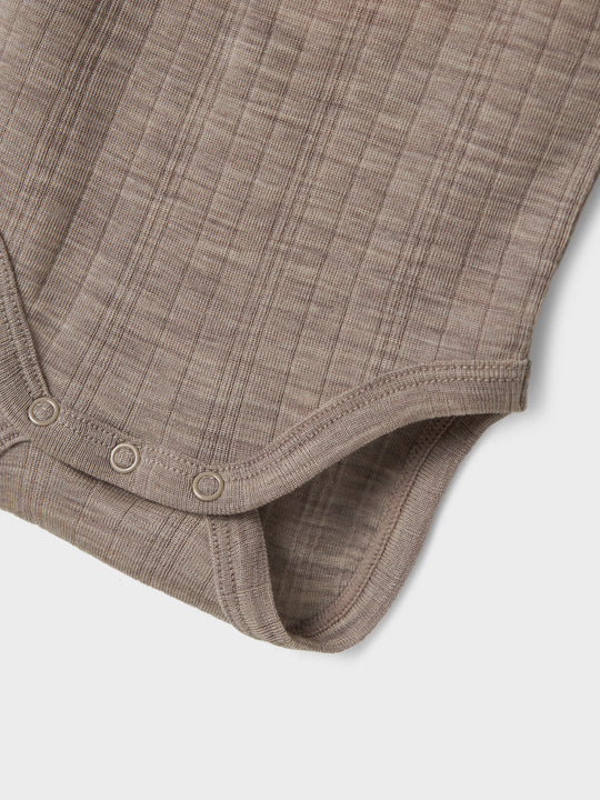 name it baby WANG WOOL NEEDLE LS BODY SOLID NOOS - Satellite - Torgunns Barneklær AS