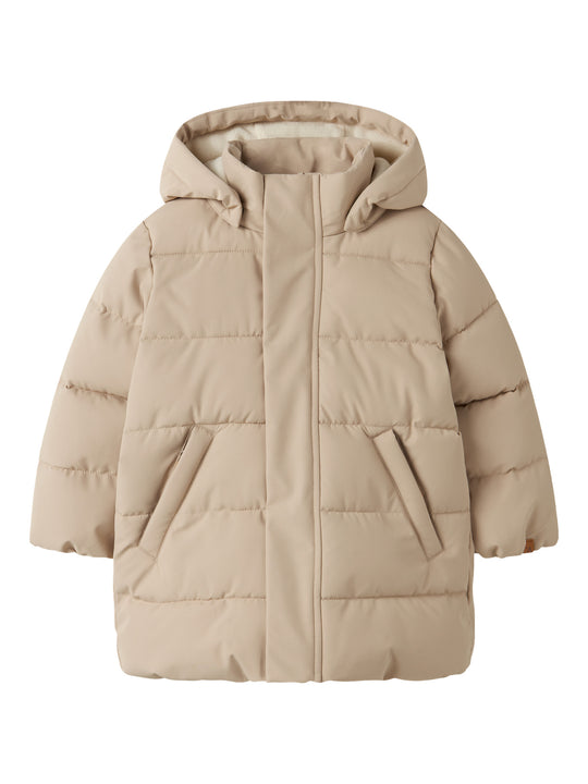Lil' Atelier Mini LAMEDOW03 PUFFER LONG JACKET - Oxford Tan - Torgunns Barneklær AS