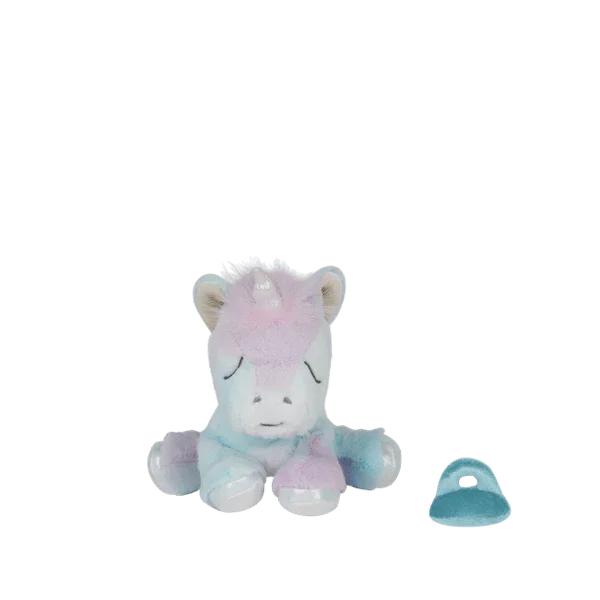 Myk plysunicorn med pastellfarger og liten hatt, perfekt som babygave eller barneleketøy