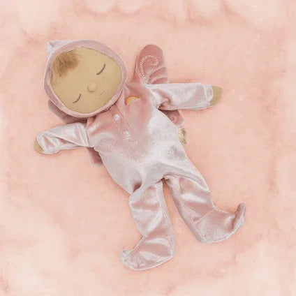 Myk rosa babydukke i ullkjole, perfekt som barneklær eller babyutstyr for spedbarn