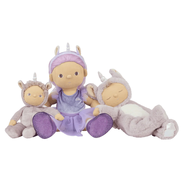 Myke unicorn dukker i lilla, perfekt barneklær og leketøy for små barn