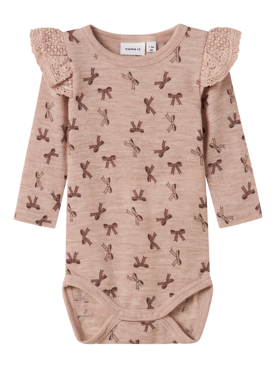 name it baby WANG WOOL RIB LS BODY AOP W/FLOUNCE - Shadow Gray | Bows - Torgunns Barneklær AS