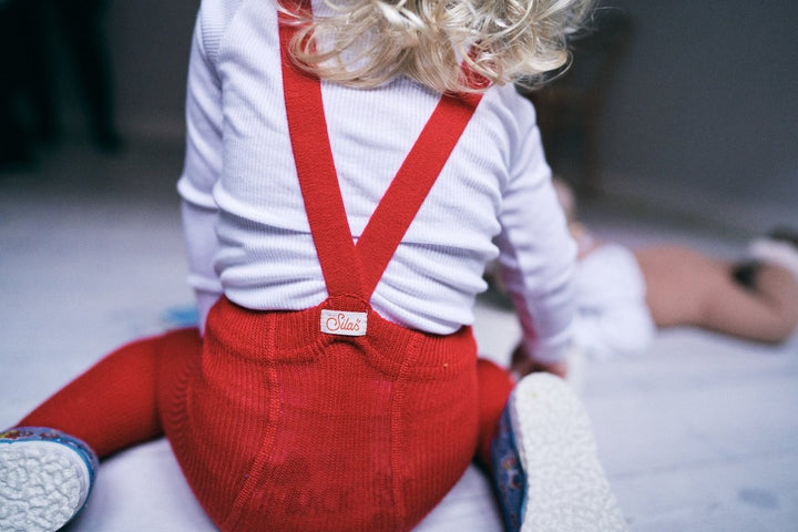 SillySilas® | strømpebukse med seler – Love Red | Torgunns Barneklær AS