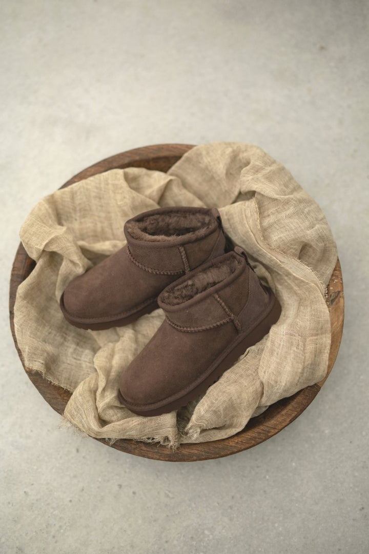 UGG Kids | Classic Ultra Mini – Brown | Torgunns Barneklær AS