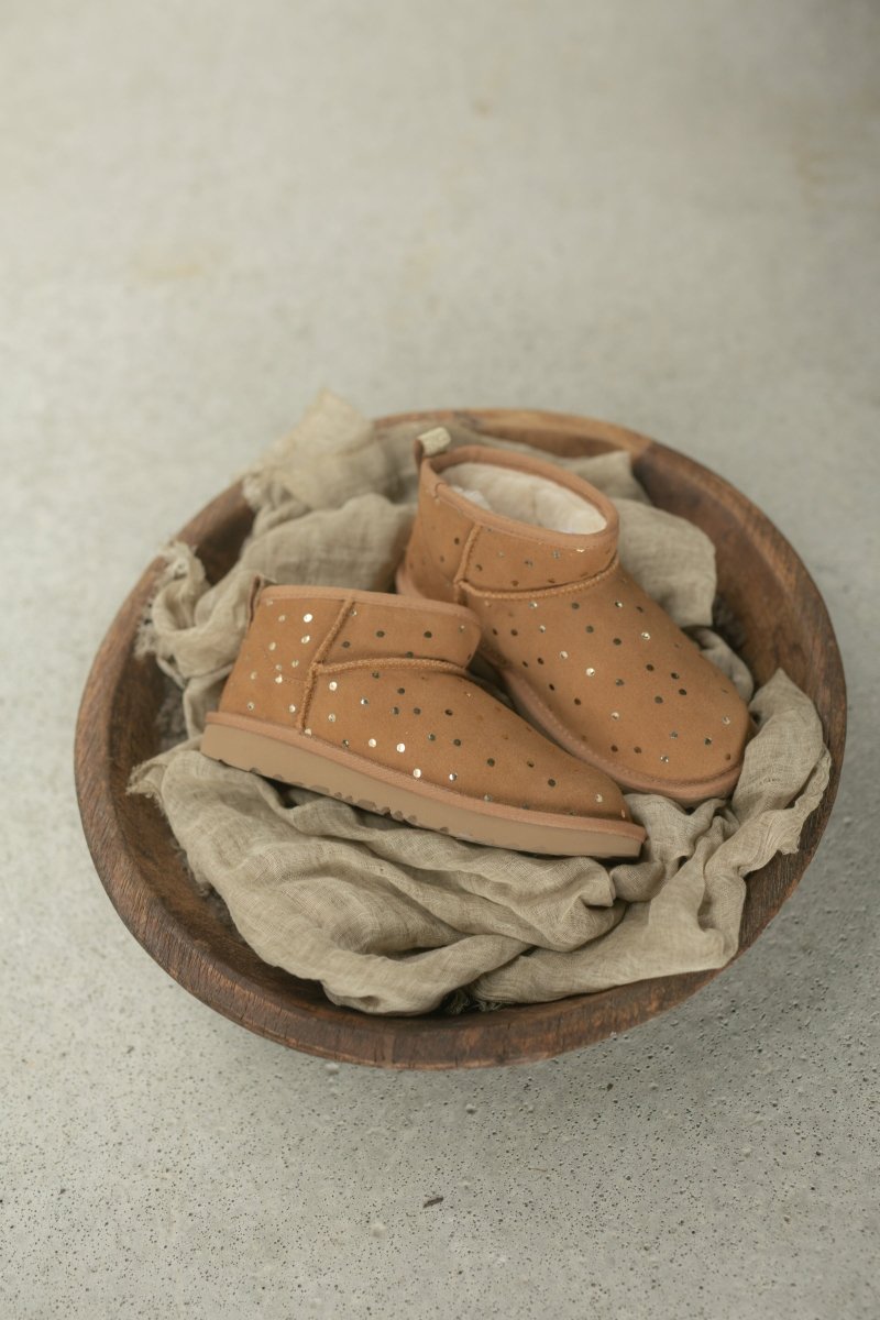 UGG Kids | Classic Ultra Mini Shiny Dots Barn – Chestnut | Torgunns Barneklær AS