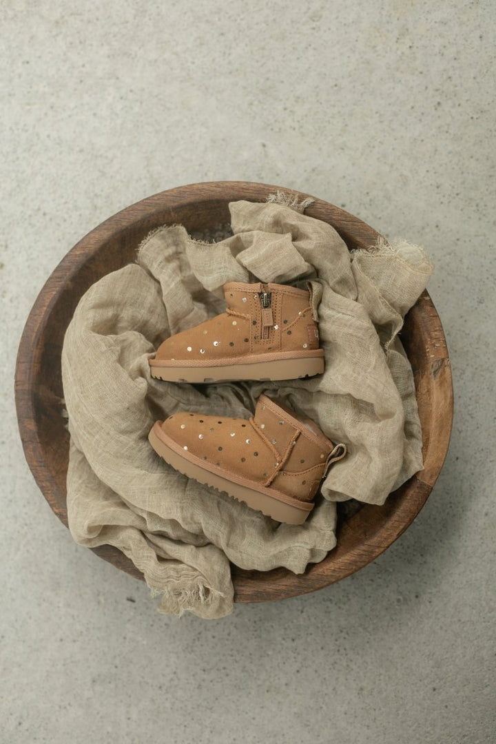 UGG Toddler | Classic Ultra Mini Shiny Dots Småbarn – Chestnut | Torgunns Barneklær AS