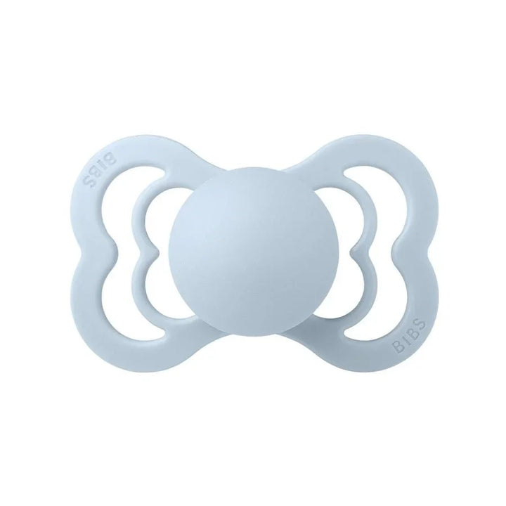 Lysblå BIBS babysove med ergonomisk design, myk silikon for nyfødte og spedbarn