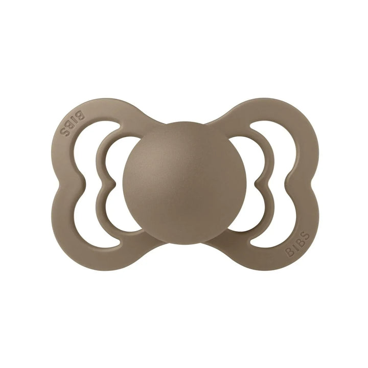 BIBS naturlig gummipinne i beige, myk og trygg for spedbarn 0-8 år