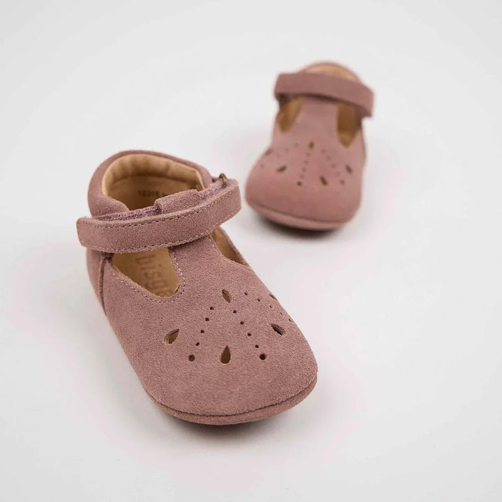 Myke rosa baby sko med velcro og hullmønster, ideelle for små føtter 0-8 år