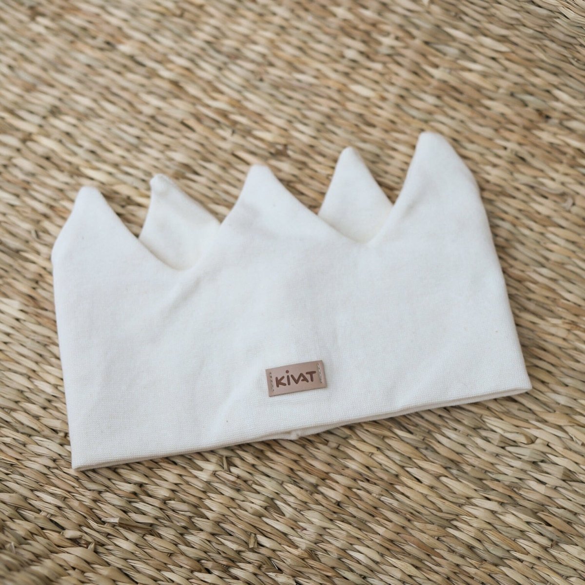 KIVAT Krone Pannebånd m/Vindstopp - Offwhite | Torgunns Barneklær AS