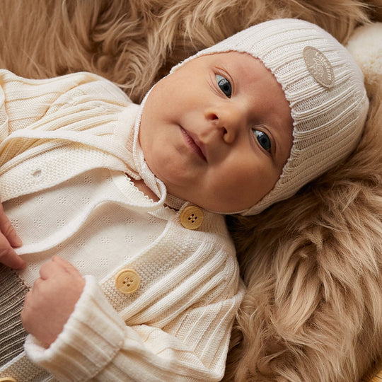 Lillelam Lue BABY NATUR - Kremhvit | Torgunns Barneklær AS